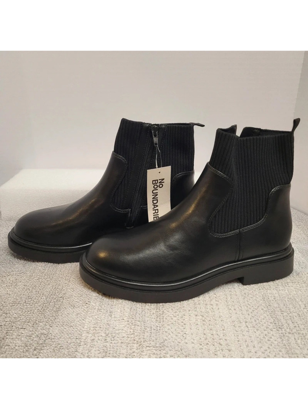 No Boundaries Women's 8 Faux Leather and Knit Chelsea Boots NWT